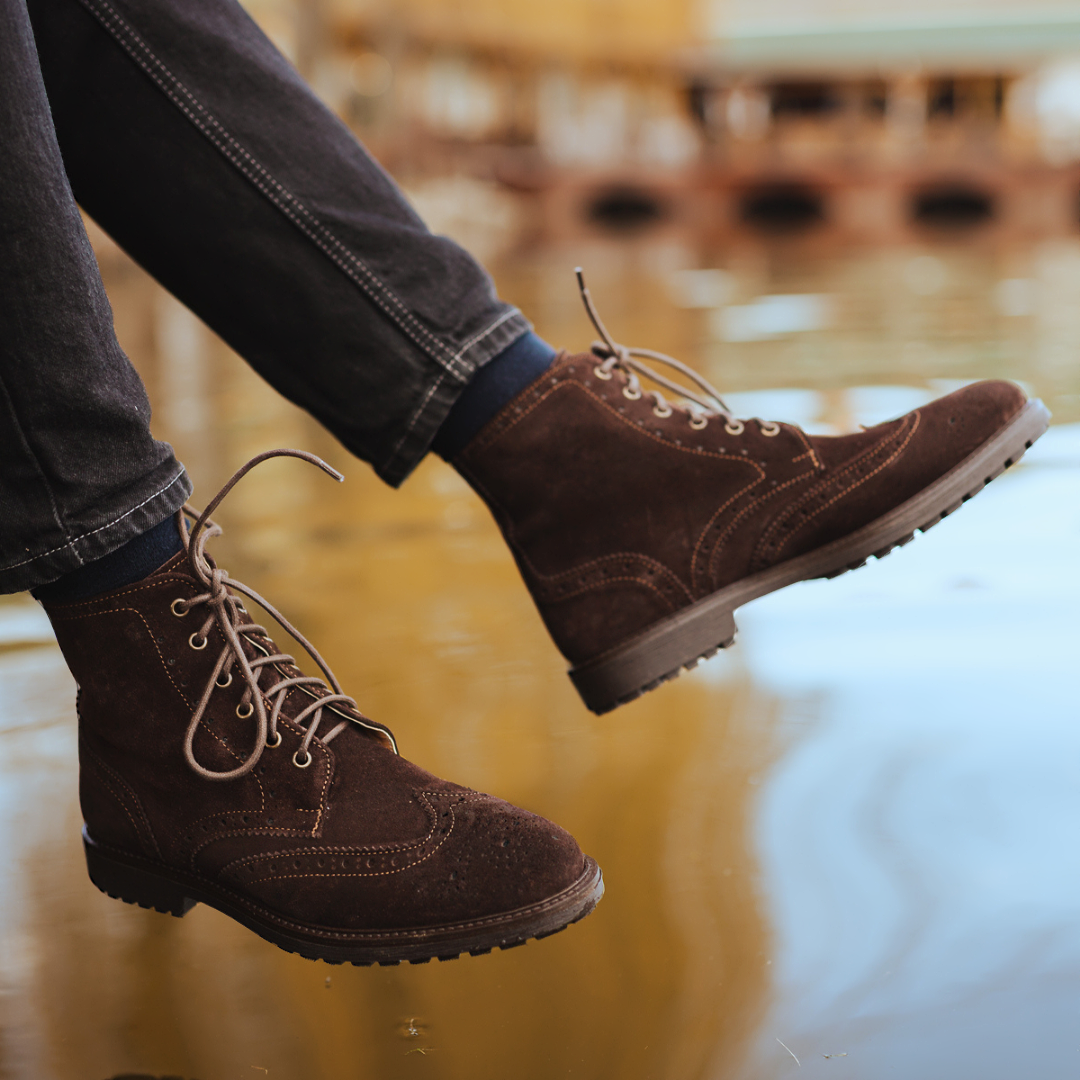 Verzierte Stiefeletten aus Wildleder – Dunkelbraun
