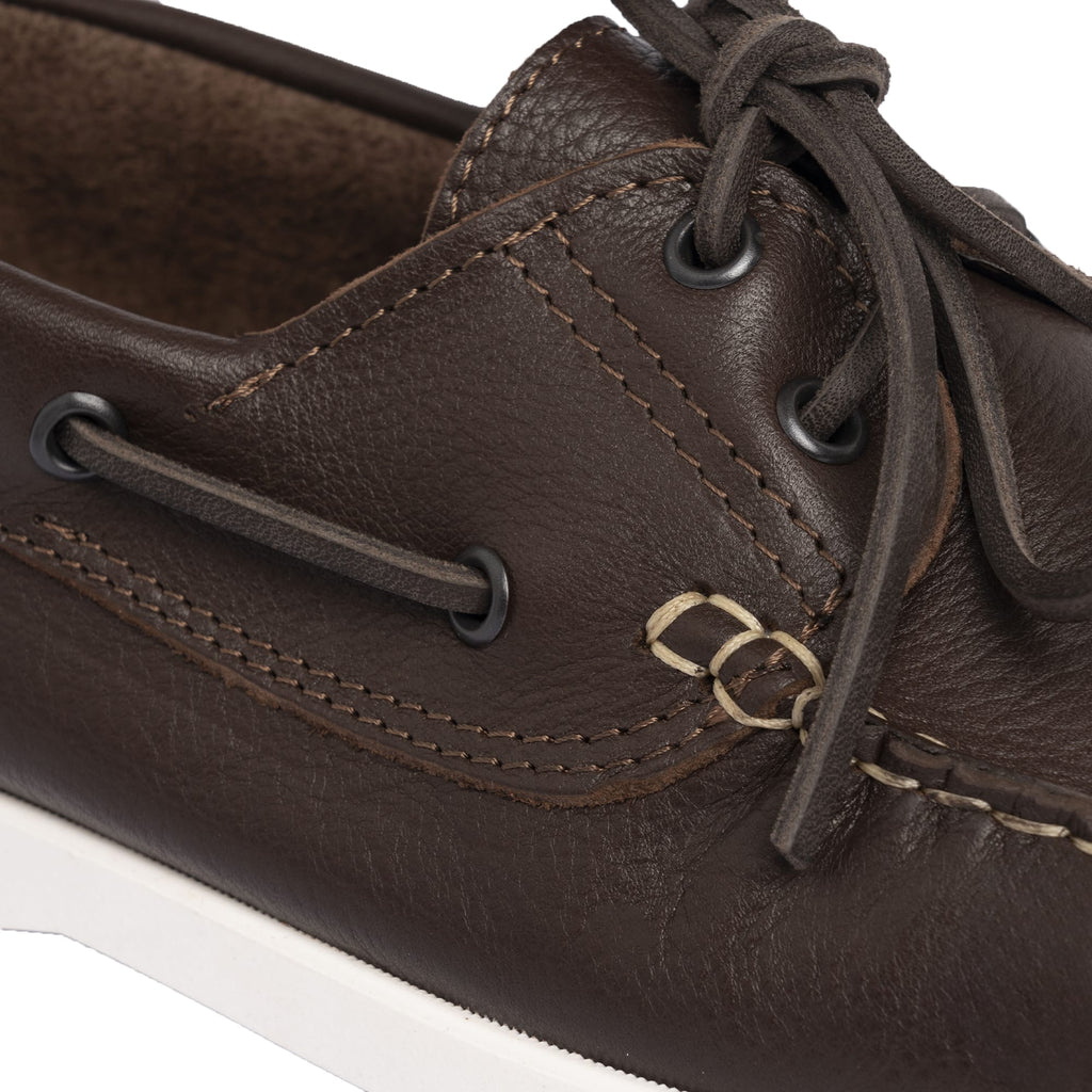 Mokassins Boot 01 mit dunkelbraunen Lederschnüren