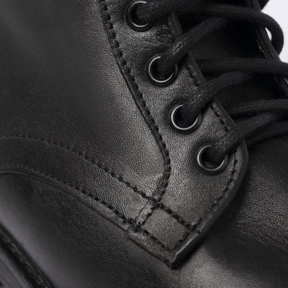 Glatte Lederstiefeletten – Schwarz
