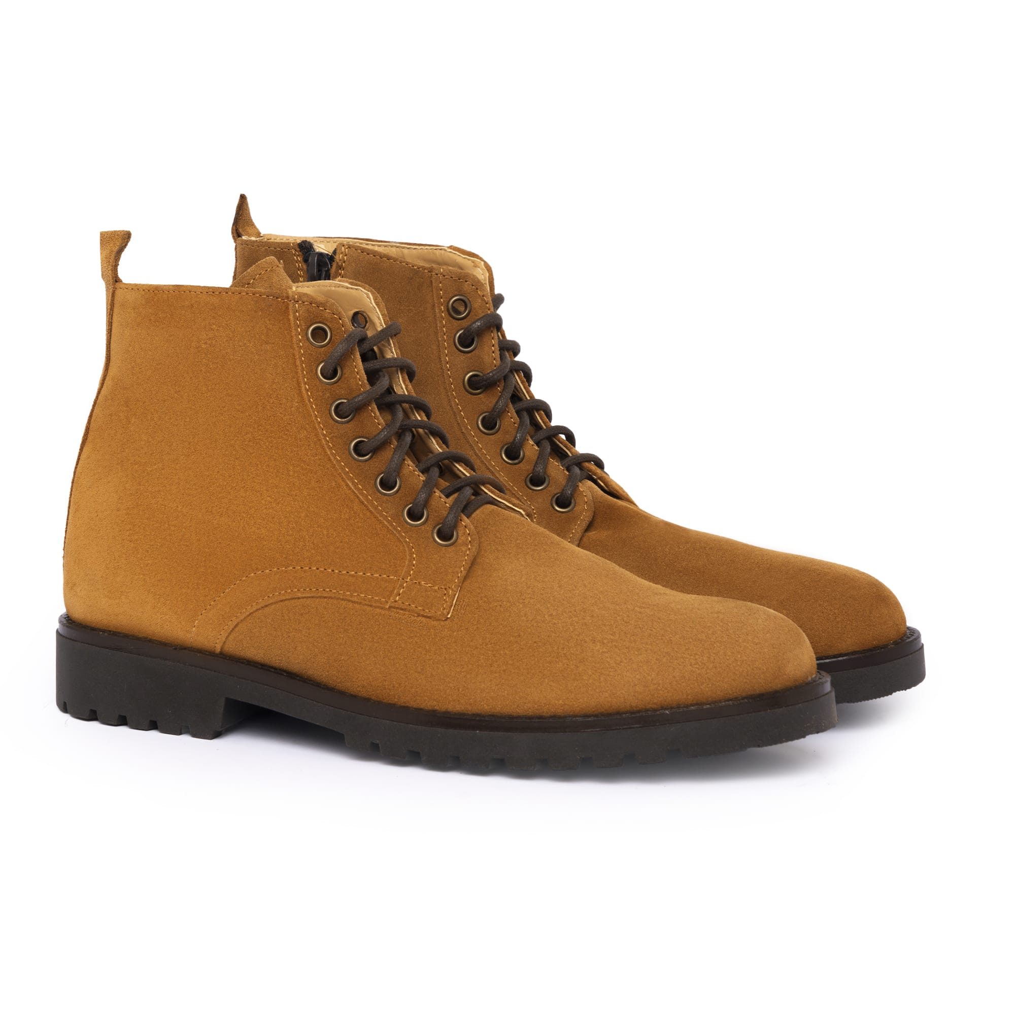 Glatte Stiefeletten aus Wildleder – Cognac