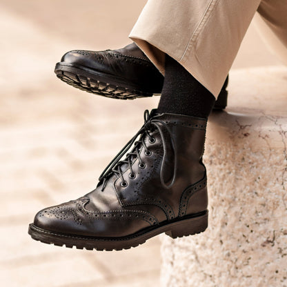 Verzierte Lederstiefeletten – Schwarz